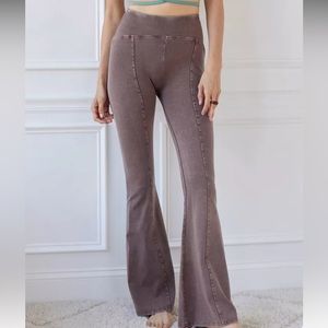 Urban Outfitters Seamed Flare Pant - XS - Brown